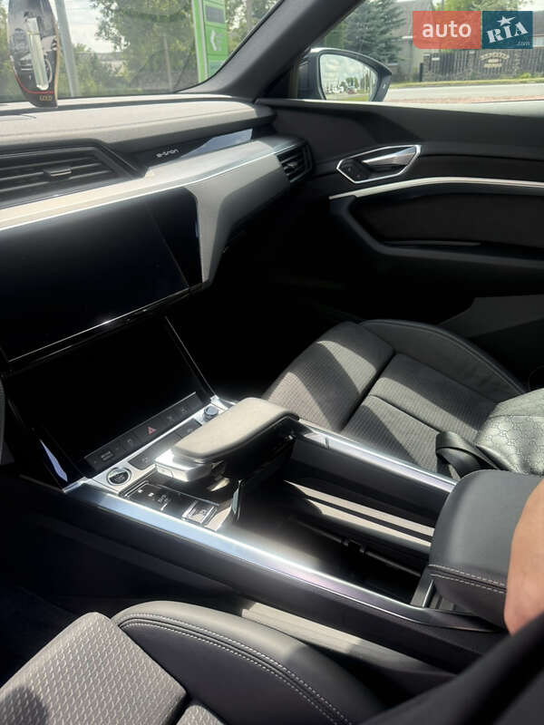 Внедорожник / Кроссовер Audi e-tron Sportback 2023 в Луцке