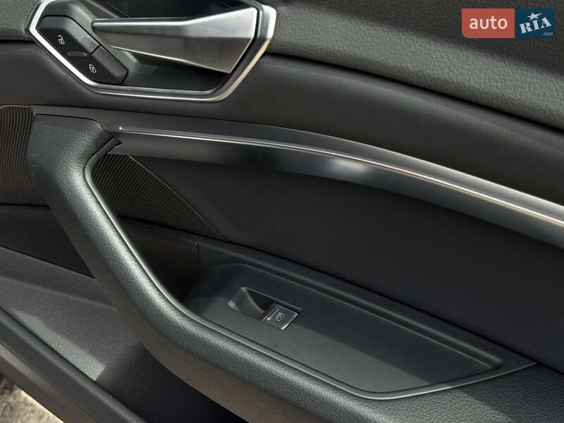 Внедорожник / Кроссовер Audi e-tron Sportback 2021 в Киеве