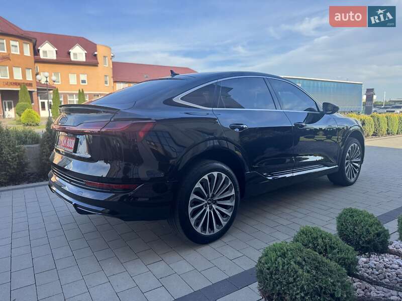 Позашляховик / Кросовер Audi e-tron Sportback 2021 в Мукачевому