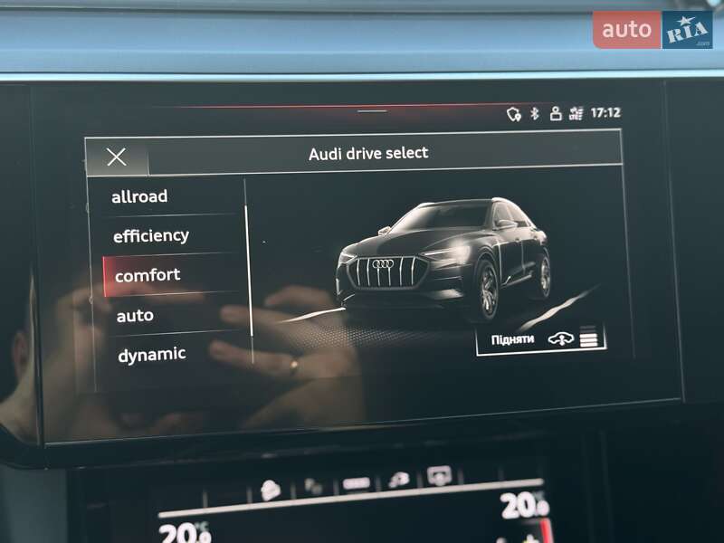Позашляховик / Кросовер Audi e-tron Sportback 2021 в Мукачевому