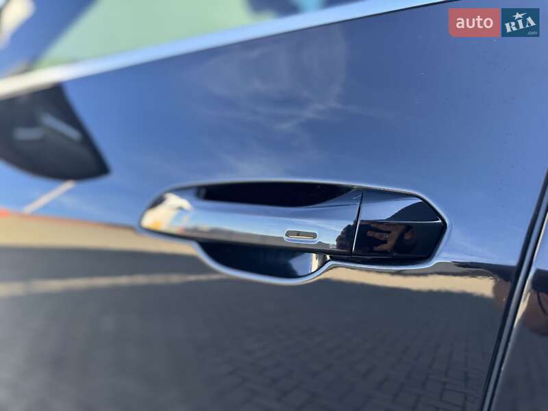 Позашляховик / Кросовер Audi e-tron Sportback 2021 в Мукачевому