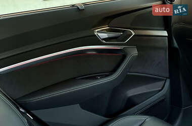 Внедорожник / Кроссовер Audi e-tron Sportback 2021 в 