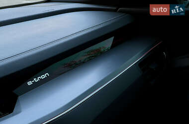Внедорожник / Кроссовер Audi e-tron Sportback 2021 в 