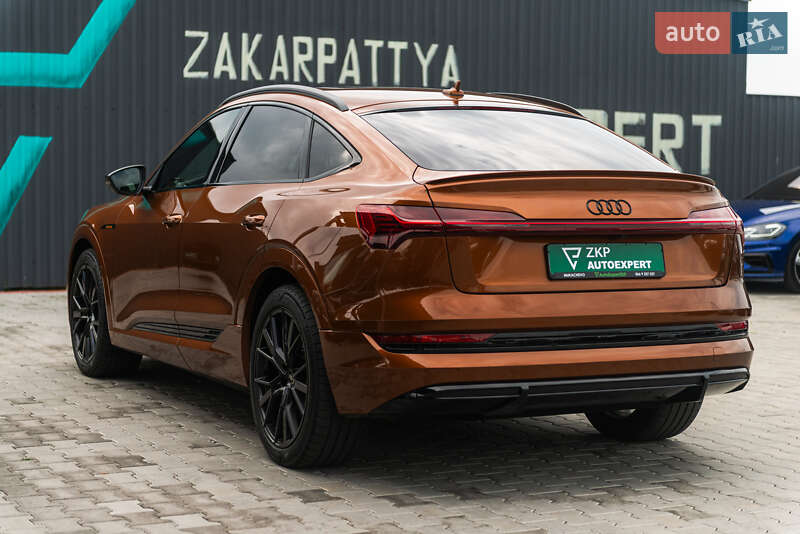 Позашляховик / Кросовер Audi e-tron Sportback 2022 в Мукачевому