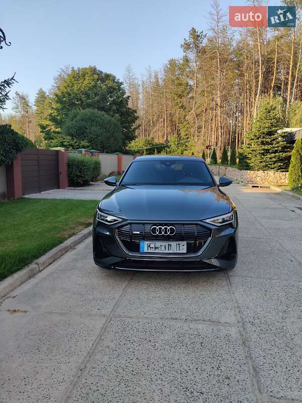 Позашляховик / Кросовер Audi e-tron Sportback 2021 в Дніпрі фото 13 Позашляховик / Кросовер Audi e-tron Sportback 2021 в Дніпрі