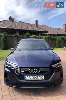 Позашляховик / Кросовер Audi e-tron Sportback 2021 в Києві