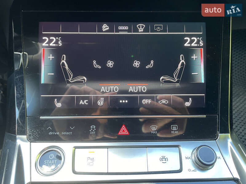 Позашляховик / Кросовер Audi e-tron Sportback 2020 в Києві