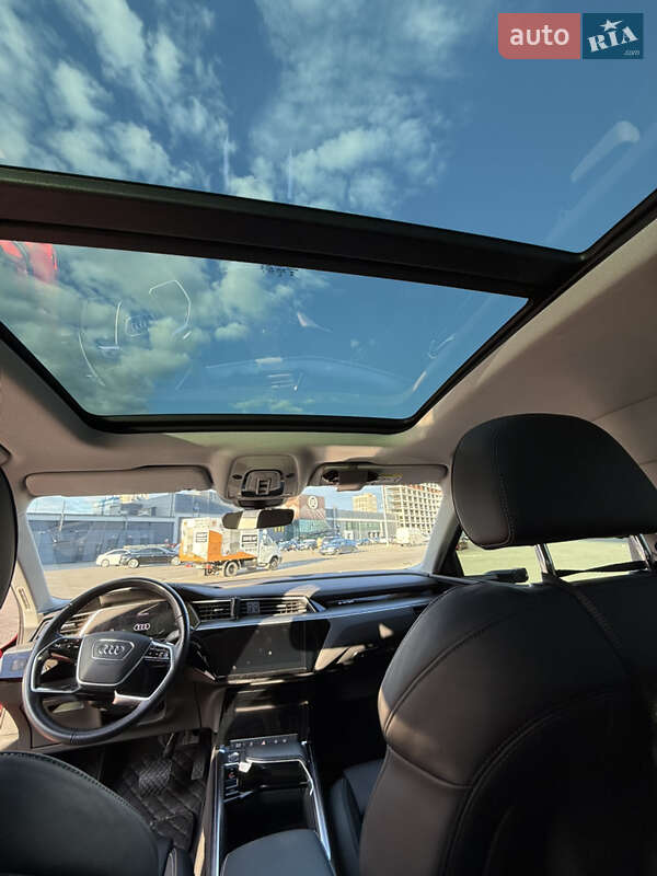 Внедорожник / Кроссовер Audi e-tron Sportback 2020 в Киеве фото 16 Внедорожник / Кроссовер Audi e-tron Sportback 2020 в Киеве