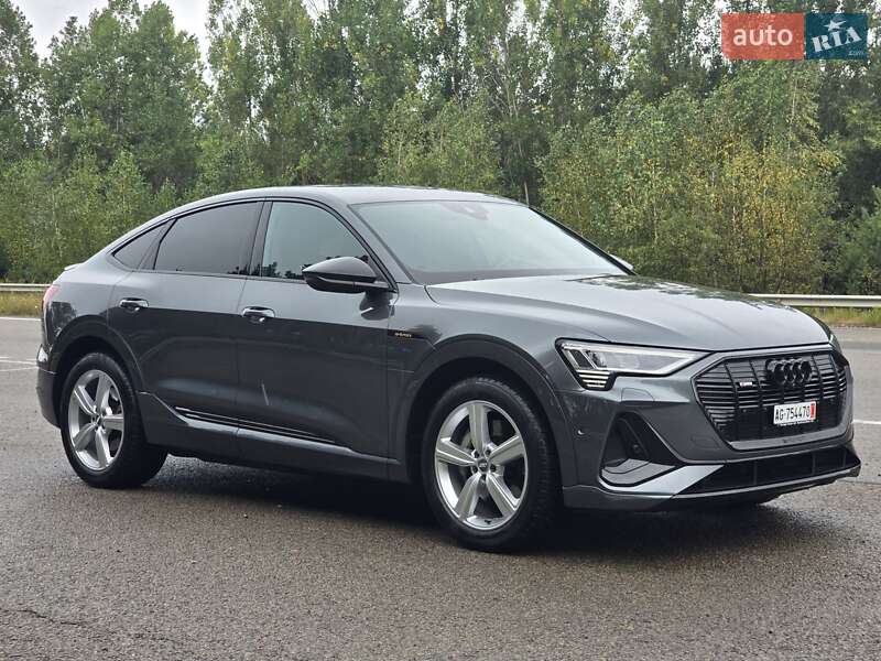 Позашляховик / Кросовер Audi e-tron Sportback 2020 в Ковелі