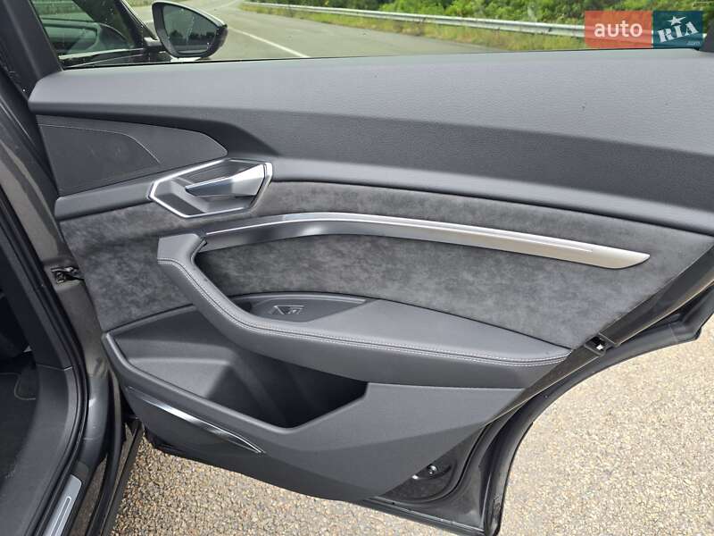 Позашляховик / Кросовер Audi e-tron Sportback 2020 в Ковелі