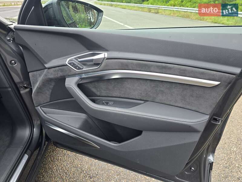 Позашляховик / Кросовер Audi e-tron Sportback 2020 в Ковелі