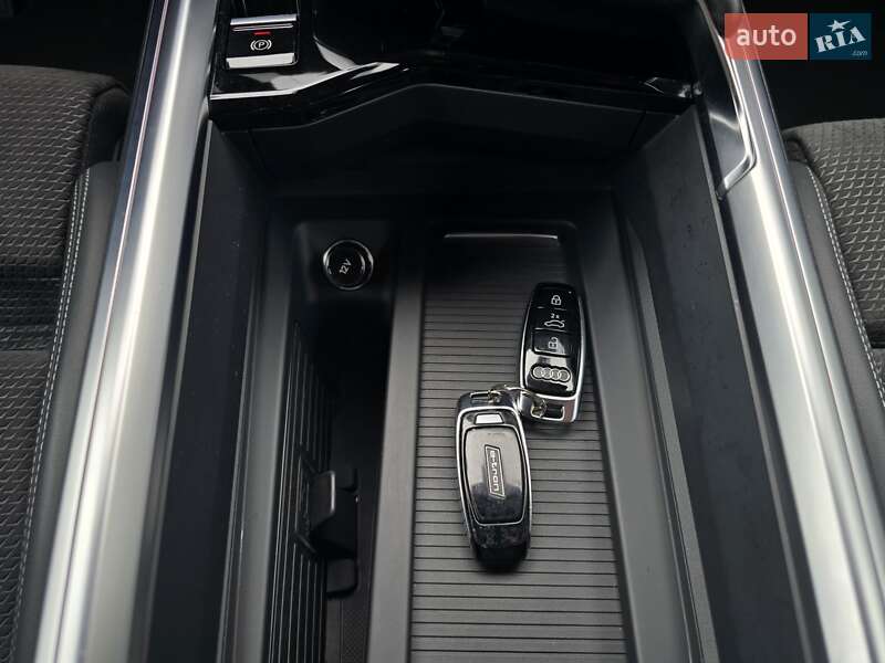 Позашляховик / Кросовер Audi e-tron Sportback 2020 в Ковелі