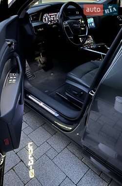 Внедорожник / Кроссовер Audi e-tron Sportback 2021 в 
