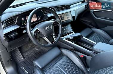 Внедорожник / Кроссовер Audi e-tron Sportback 2022 в 