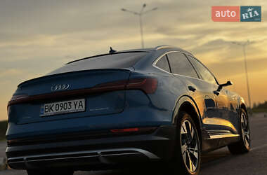 Внедорожник / Кроссовер Audi e-tron Sportback 2020 в 