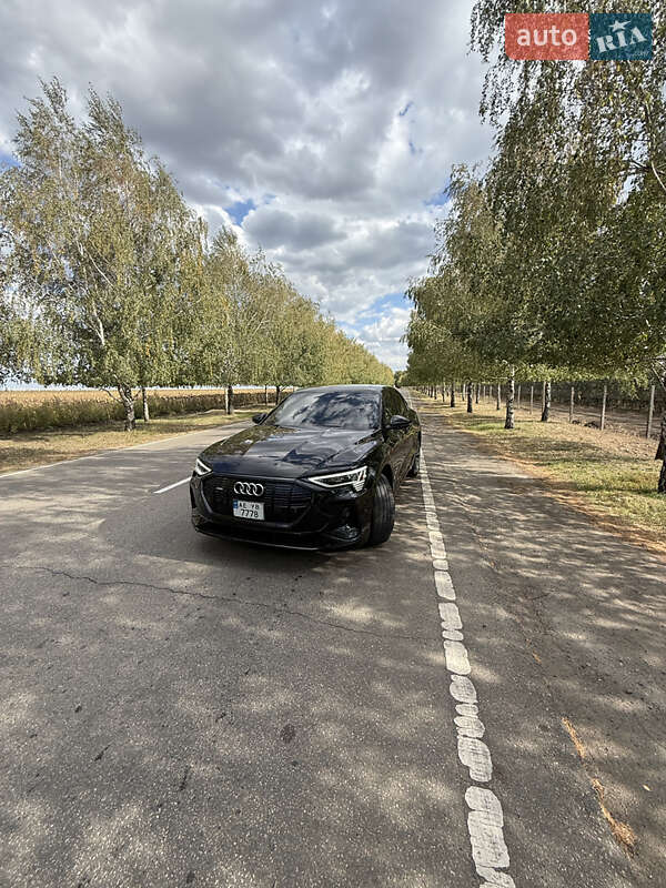 Позашляховик / Кросовер Audi e-tron Sportback 2020 в Дніпрі