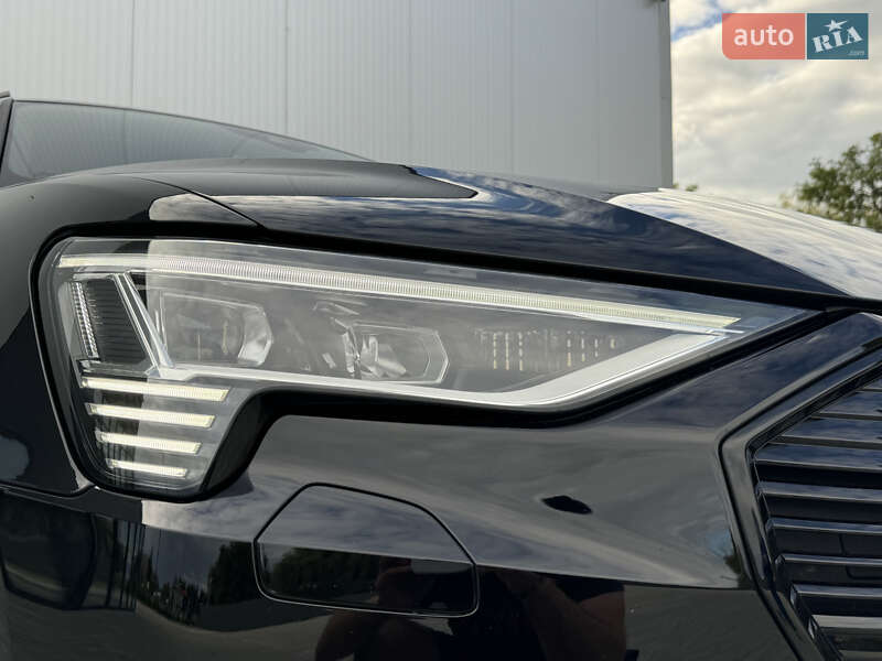 Позашляховик / Кросовер Audi e-tron Sportback 2021 в Мукачевому