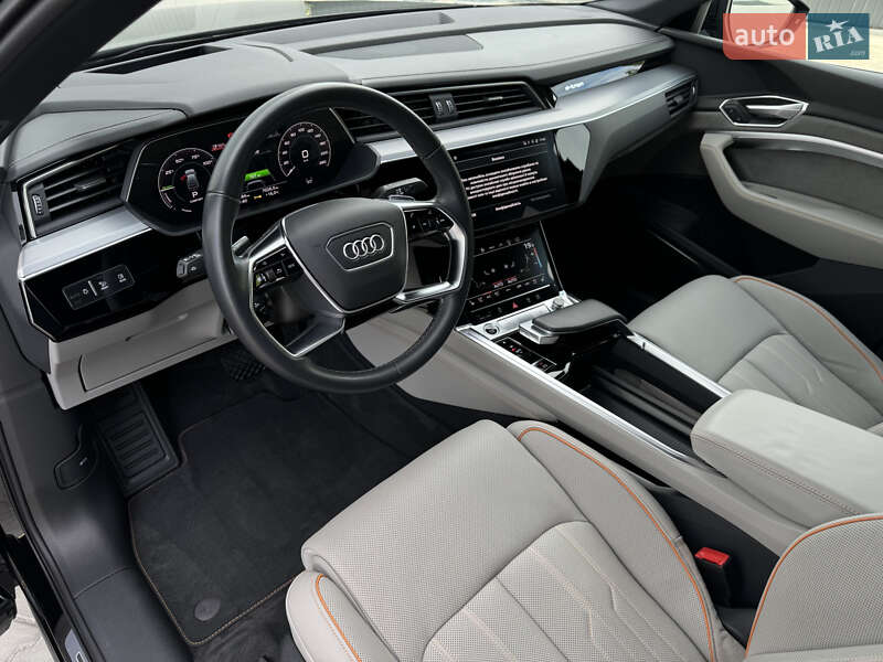 Позашляховик / Кросовер Audi e-tron Sportback 2021 в Мукачевому