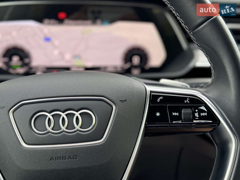 Позашляховик / Кросовер Audi e-tron Sportback 2021 в Мукачевому