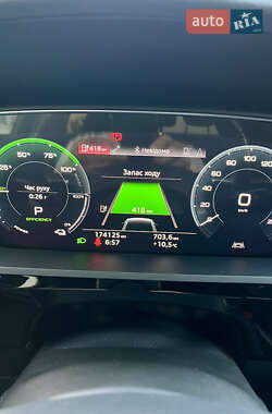 Внедорожник / Кроссовер Audi e-tron Sportback 2020 в 