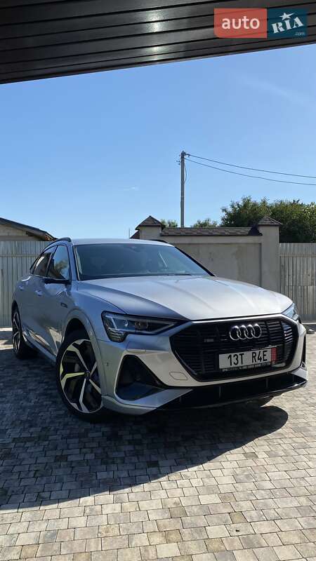 Позашляховик / Кросовер Audi e-tron Sportback 2020 в Ужгороді