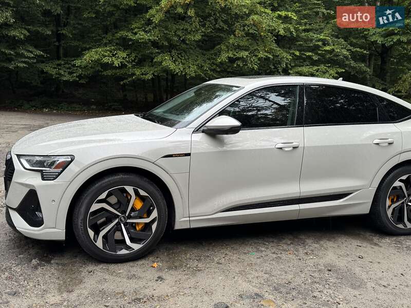 Внедорожник / Кроссовер Audi e-tron Sportback 2022 в Львове