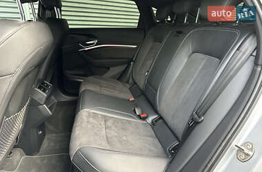 Внедорожник / Кроссовер Audi e-tron Sportback 2021 в 