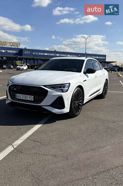 Позашляховик / Кросовер Audi e-tron Sportback 2021 в Києві