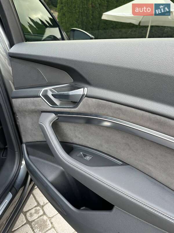 Позашляховик / Кросовер Audi e-tron Sportback 2020 в Львові фото 18 Позашляховик / Кросовер Audi e-tron Sportback 2020 в Львові