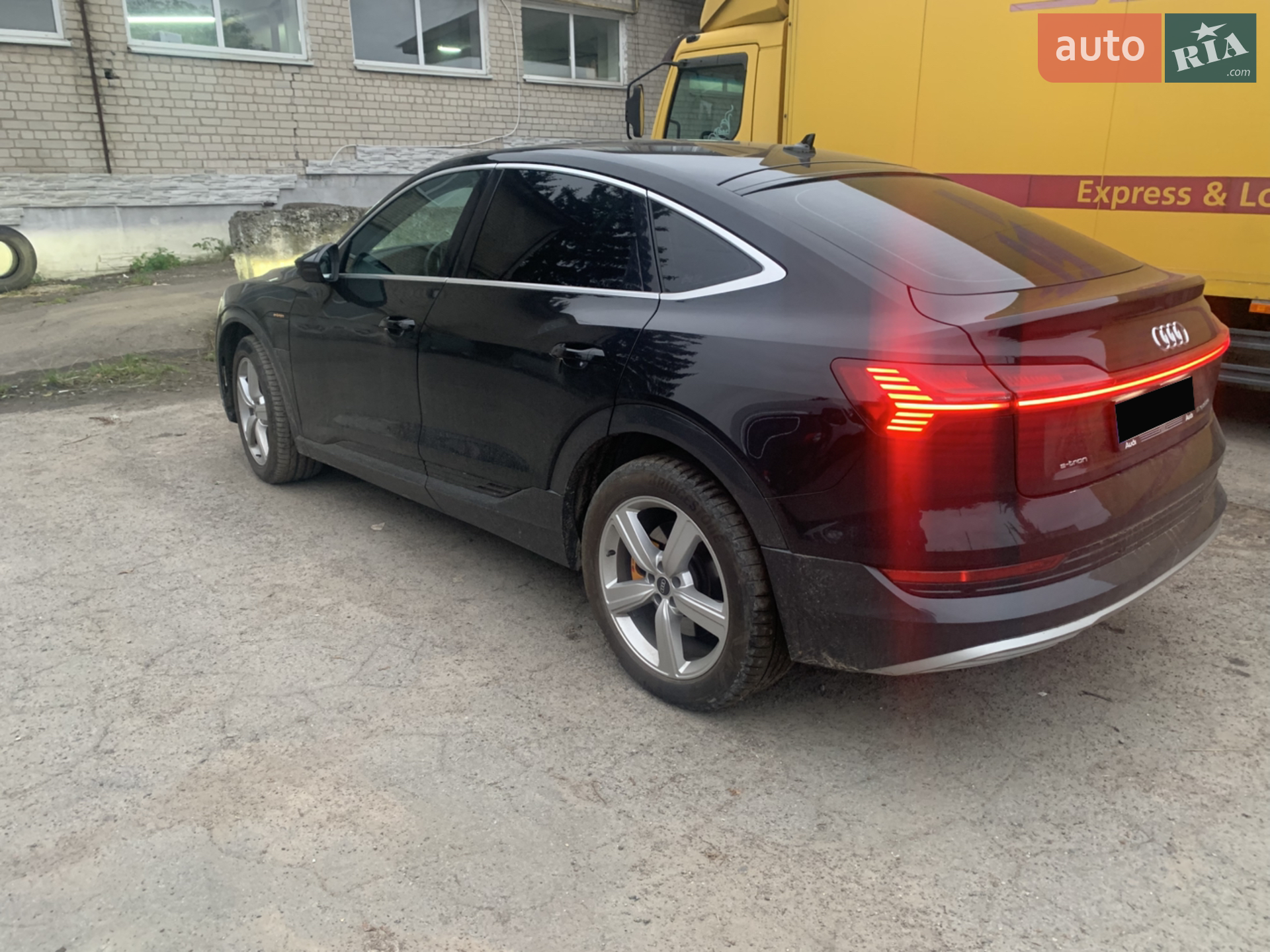 2020 Audi e-tron Sportback - мініатюра 8