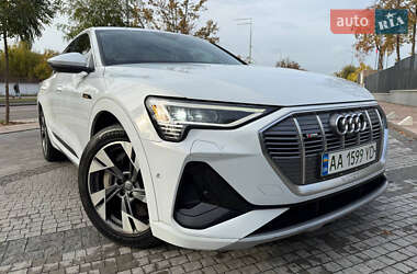 Позашляховик / Кросовер Audi e-tron Sportback 2020 в Києві