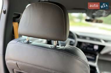 Позашляховик / Кросовер Audi e-tron Sportback 2022 в 