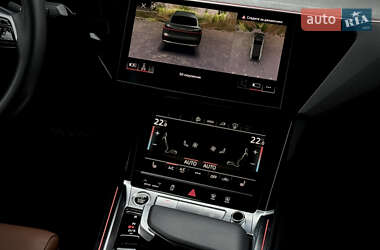 Внедорожник / Кроссовер Audi e-tron Sportback 2022 в 