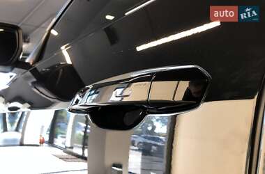 Позашляховик / Кросовер Audi e-tron Sportback 2021 в  фото 16 Позашляховик / Кросовер Audi e-tron Sportback 2021 в