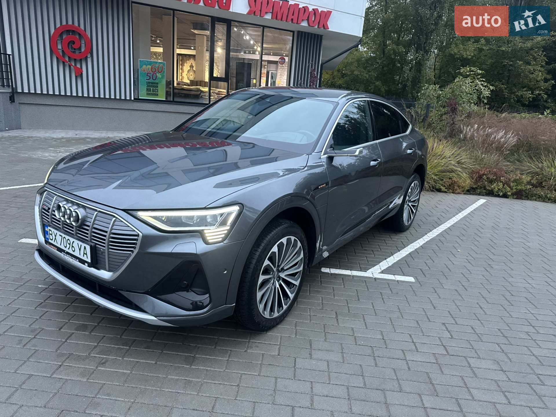 2020 Audi e-tron Sportback - мініатюра 3