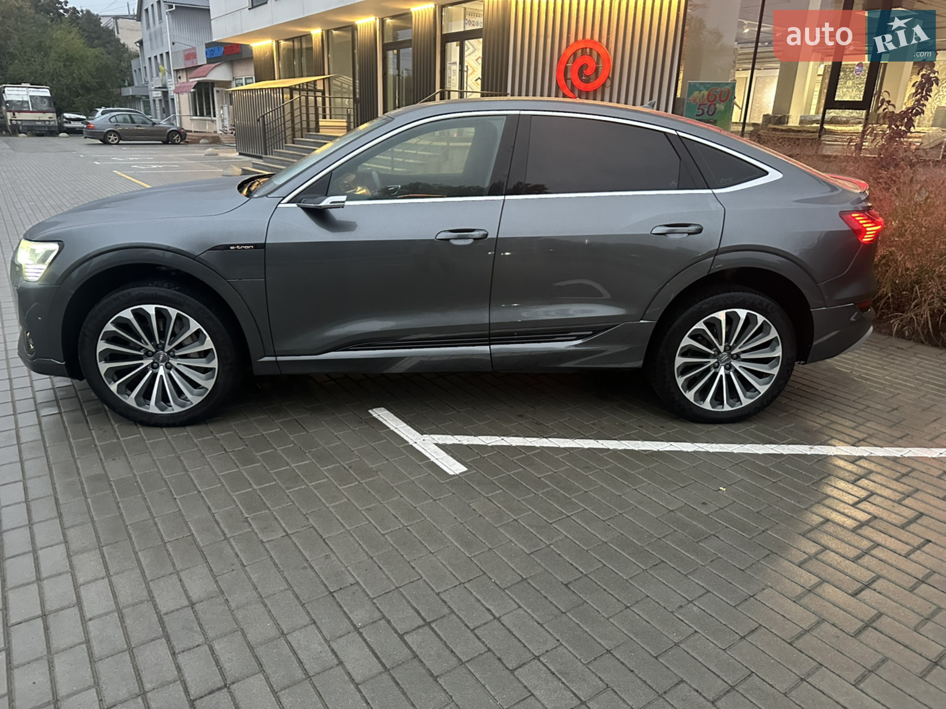 2020 Audi e-tron Sportback - мініатюра 14