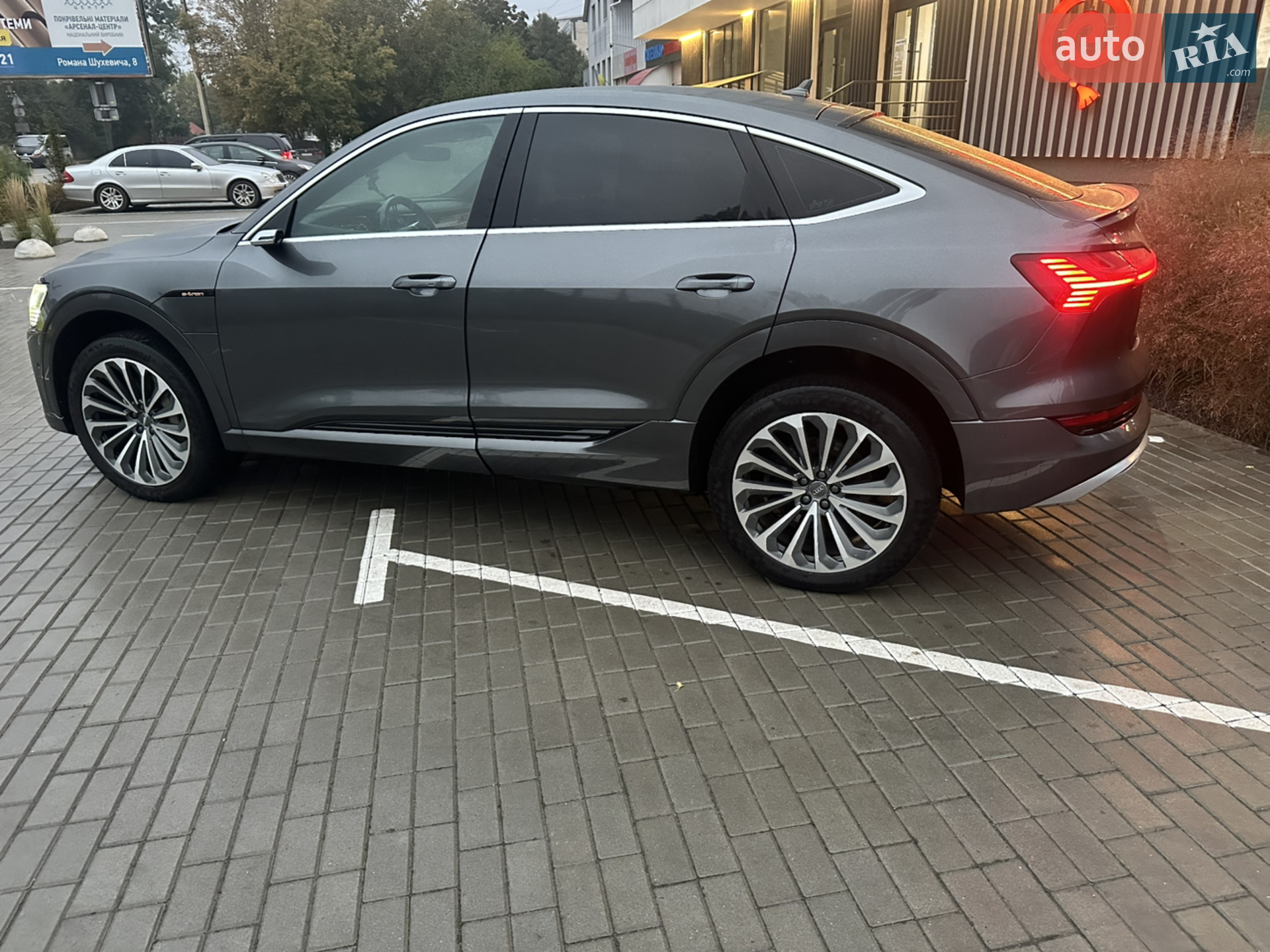 2020 Audi e-tron Sportback - мініатюра 15