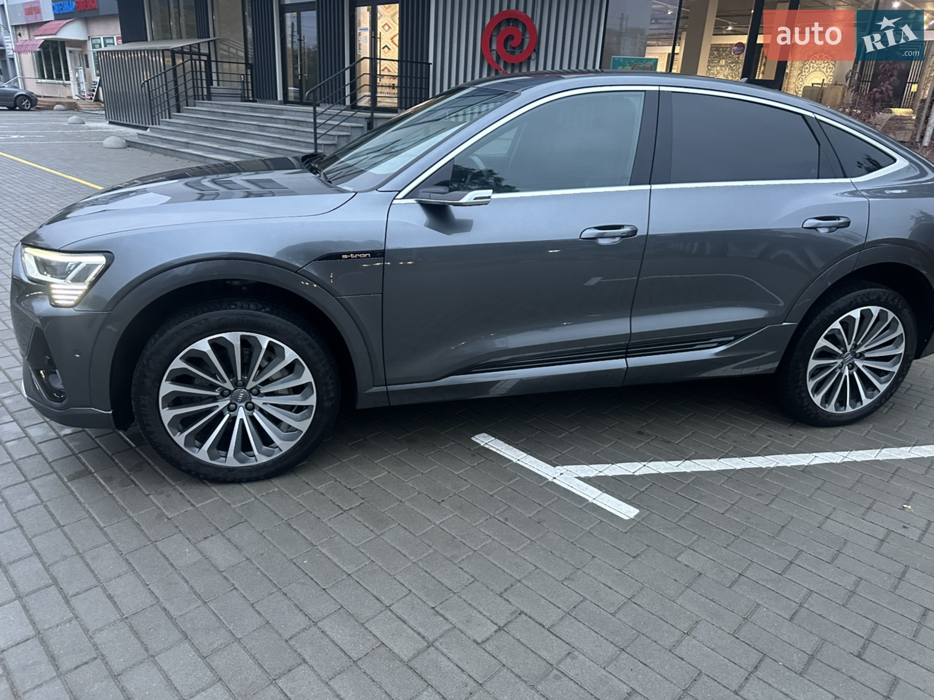 2020 Audi e-tron Sportback - мініатюра 21