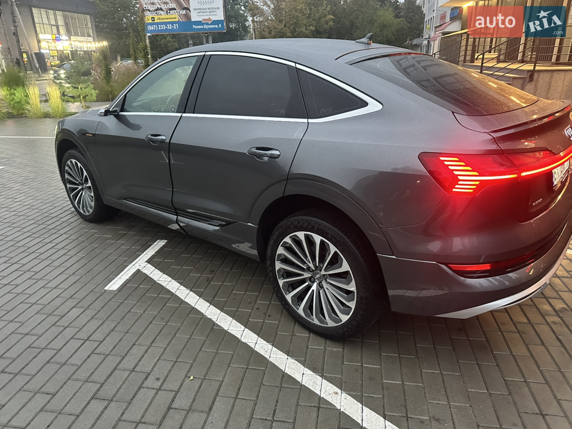 2020 Audi e-tron Sportback - мініатюра 24
