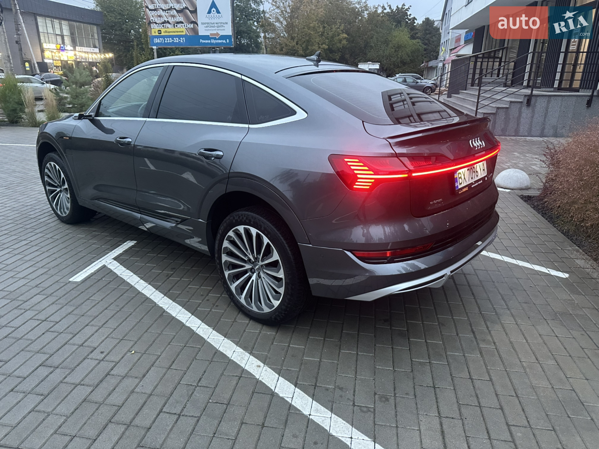 2020 Audi e-tron Sportback - мініатюра 27