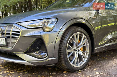 Позашляховик / Кросовер Audi e-tron Sportback 2020 в 