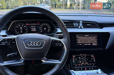Позашляховик / Кросовер Audi e-tron Sportback 2020 в 