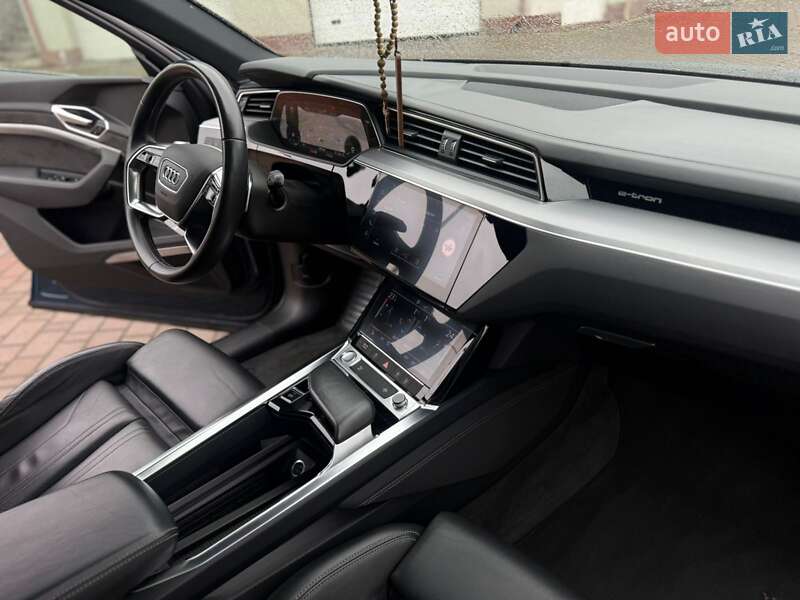 Позашляховик / Кросовер Audi e-tron Sportback 2019 в Івано-Франківську