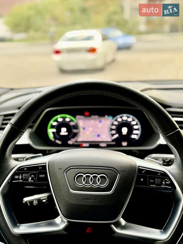Внедорожник / Кроссовер Audi e-tron Sportback 2020 в Львове