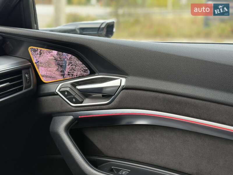 Внедорожник / Кроссовер Audi e-tron Sportback 2021 в Стрые