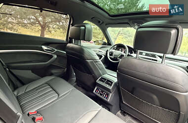 Внедорожник / Кроссовер Audi e-tron Sportback 2021 в 