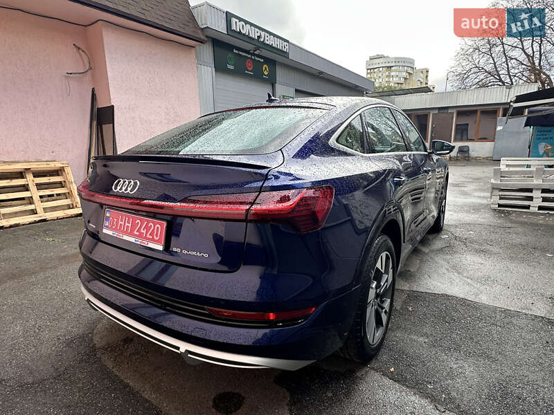 Позашляховик / Кросовер Audi e-tron Sportback 2023 в Києві
