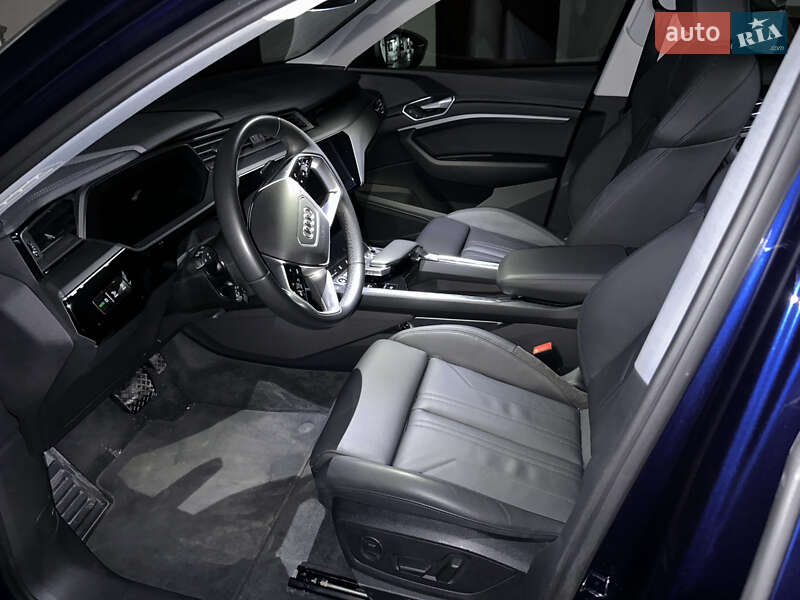 Позашляховик / Кросовер Audi e-tron Sportback 2023 в Києві