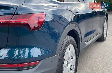 Позашляховик / Кросовер Audi e-tron Sportback 2020 в 