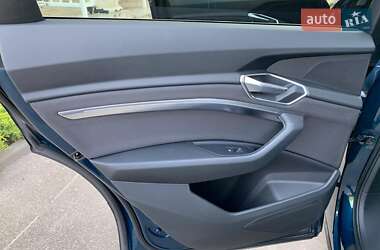Позашляховик / Кросовер Audi e-tron Sportback 2020 в 